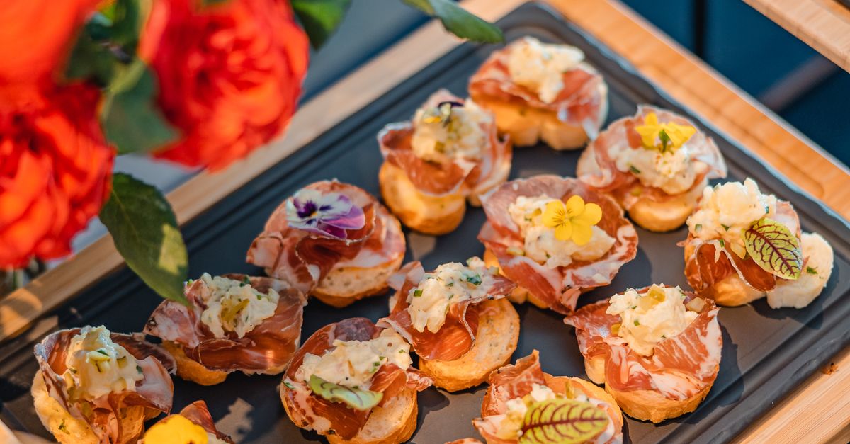 Creating a Memorable Fundraising Event with Custom Menus