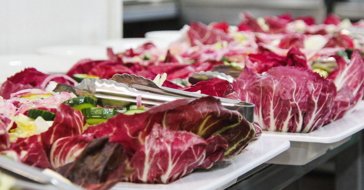 Effective Logistics for Catering at Large Scale Conferences