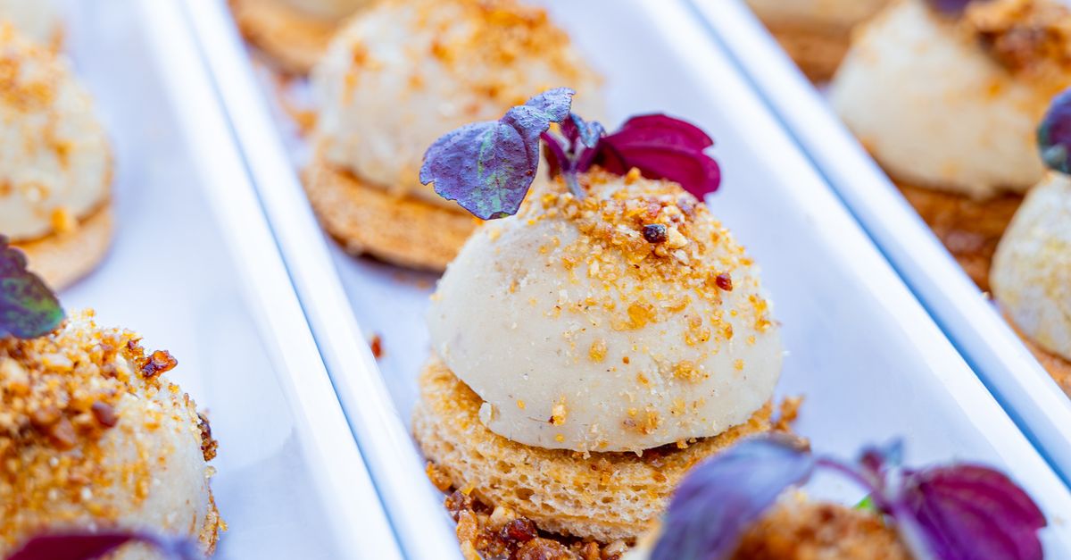 How to Tailor Your Catering Menu for Business Meetings